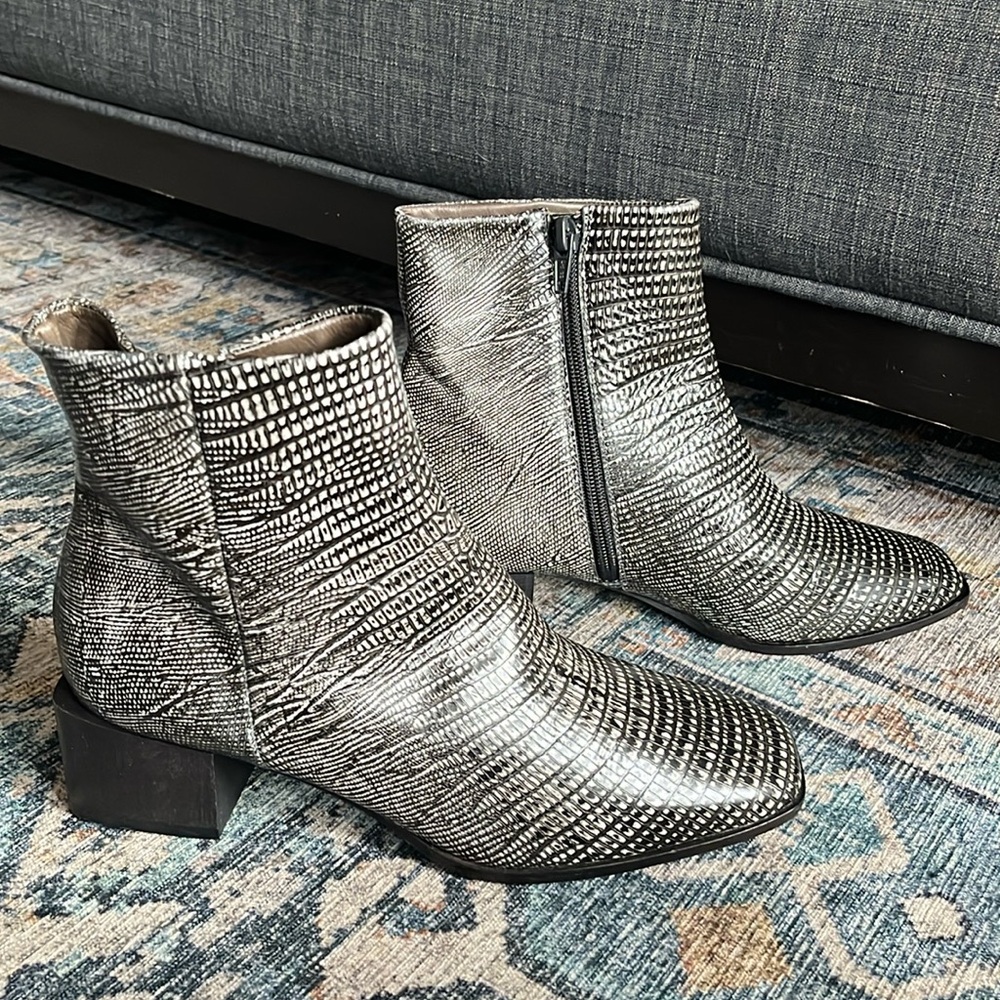 Coclico - Short Leather Booties